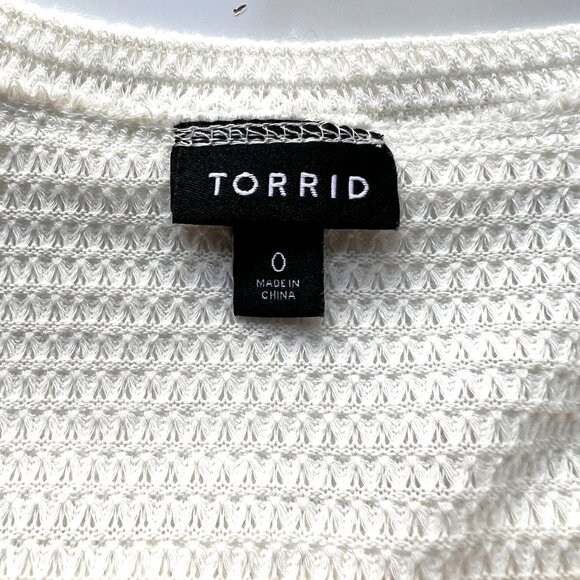 Torrid Ivory Waffle Knit V-Neck Pullover Top w/ Lace Sleeves Womens Size 0/L - Picture 4 of 9